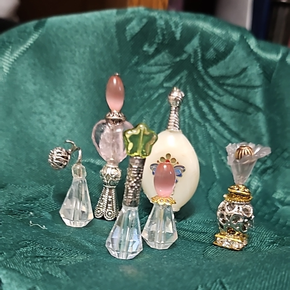 Miniature vintage perfume bottles made with beads!!